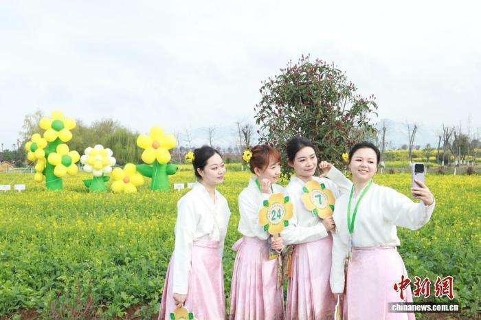 乡村花海蝶变新动能；汉中春色激活文旅潜力。