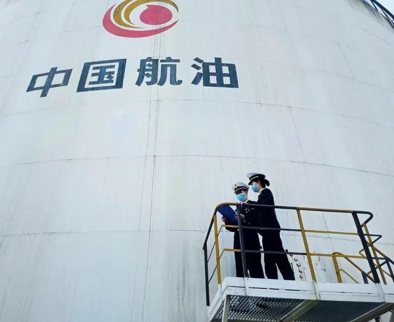  燃油成本压力传导明显；多家航司调整国际附加费，国内航线4月5日调整备受瞩目。 股票财经