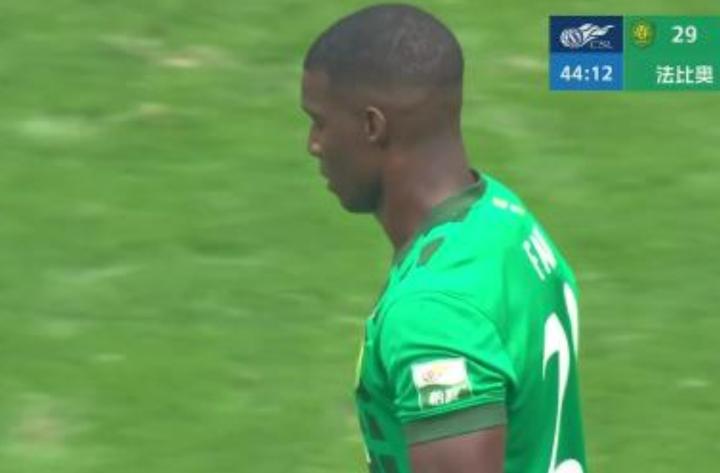 战术脱节之痛:如何通过优化中场支援激活高效前锋? 体育新闻