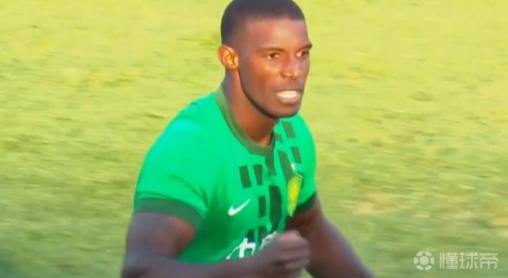  【技术解码】从逆境到破局：法比奥头球破门背后的职业素养深度剖析 体育新闻