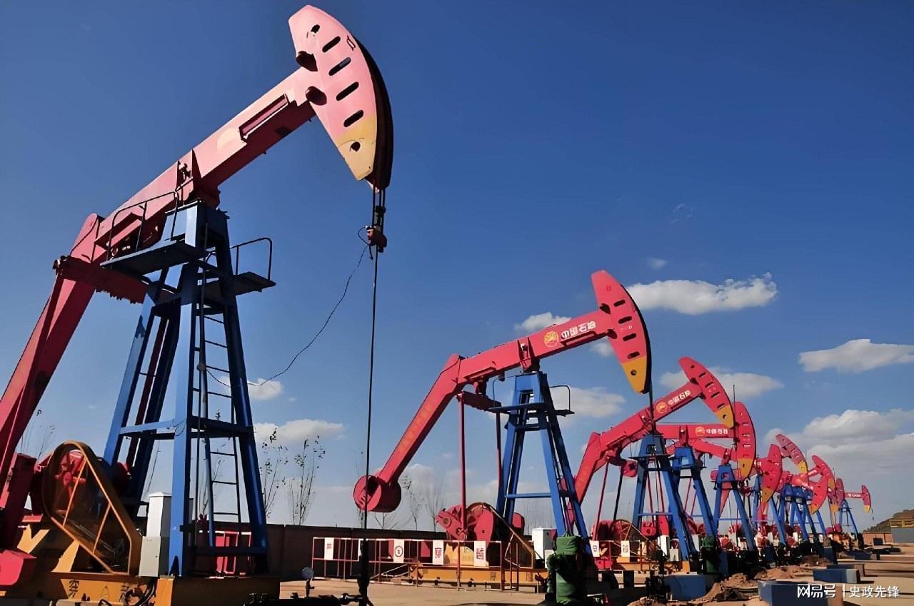  当超级大国开始学会"甩锅"：特朗普这场戏，让世界看懂了什么？ 新闻