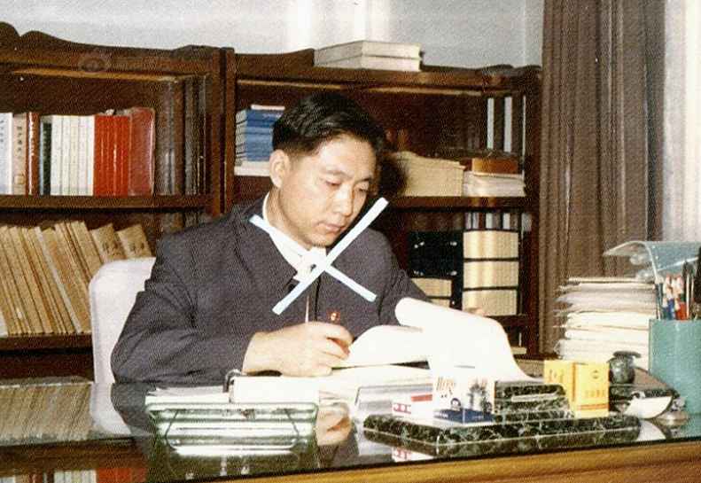 【历史档案解密】从农民到正国级:王洪文发迹历程与军长尤太忠的传奇交集 新闻 【历史档案解密】从农民到正国级:王洪文发迹历程与军长尤太忠的传奇交集 新闻 【历史档案解密】从农民到正国级:王洪文发迹历程与军长尤太忠的传奇交集 新闻 【历史档案解密】从农民到正国级:王洪文发迹历程与军长尤太忠的传奇交集 新闻